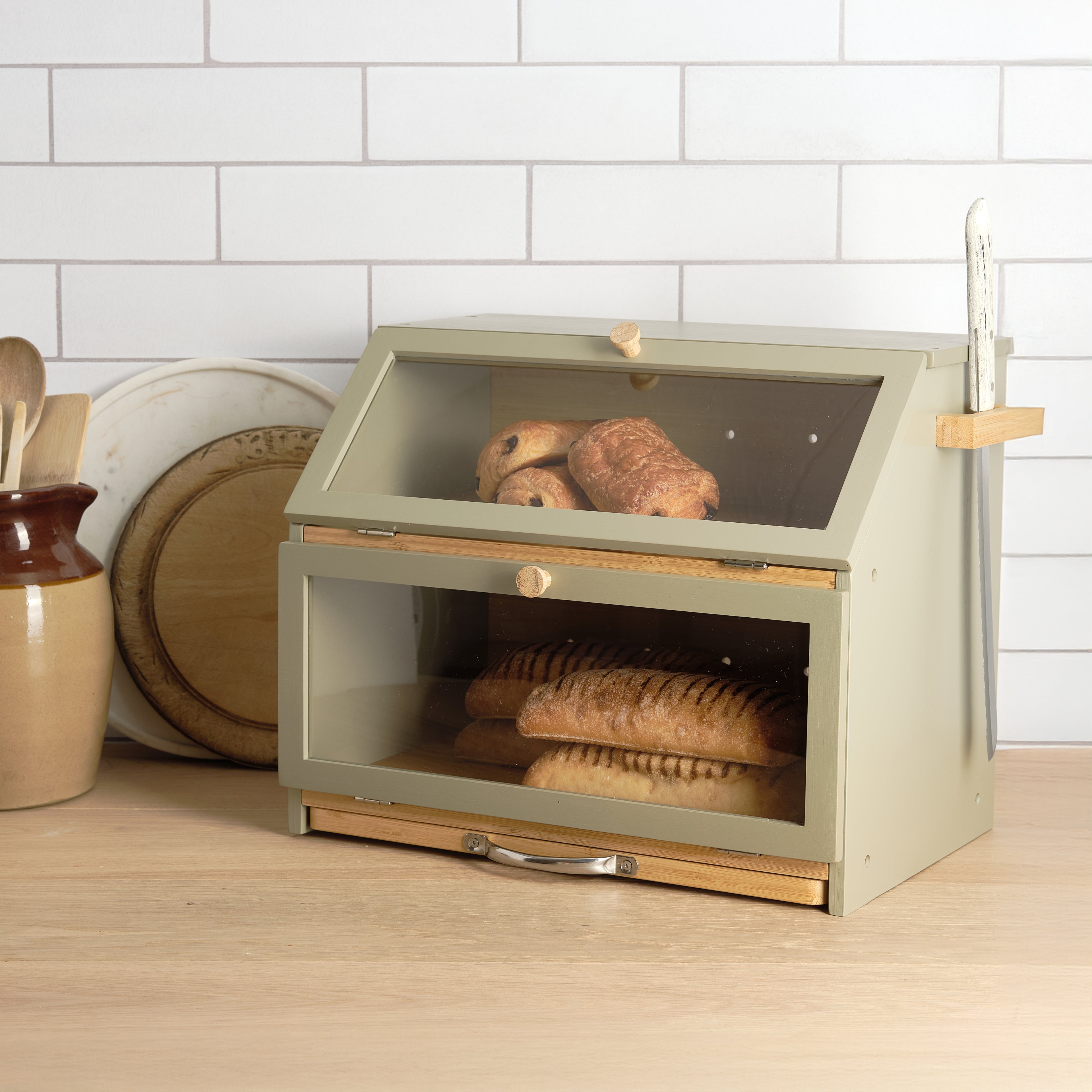 Bread Bin with chopping board