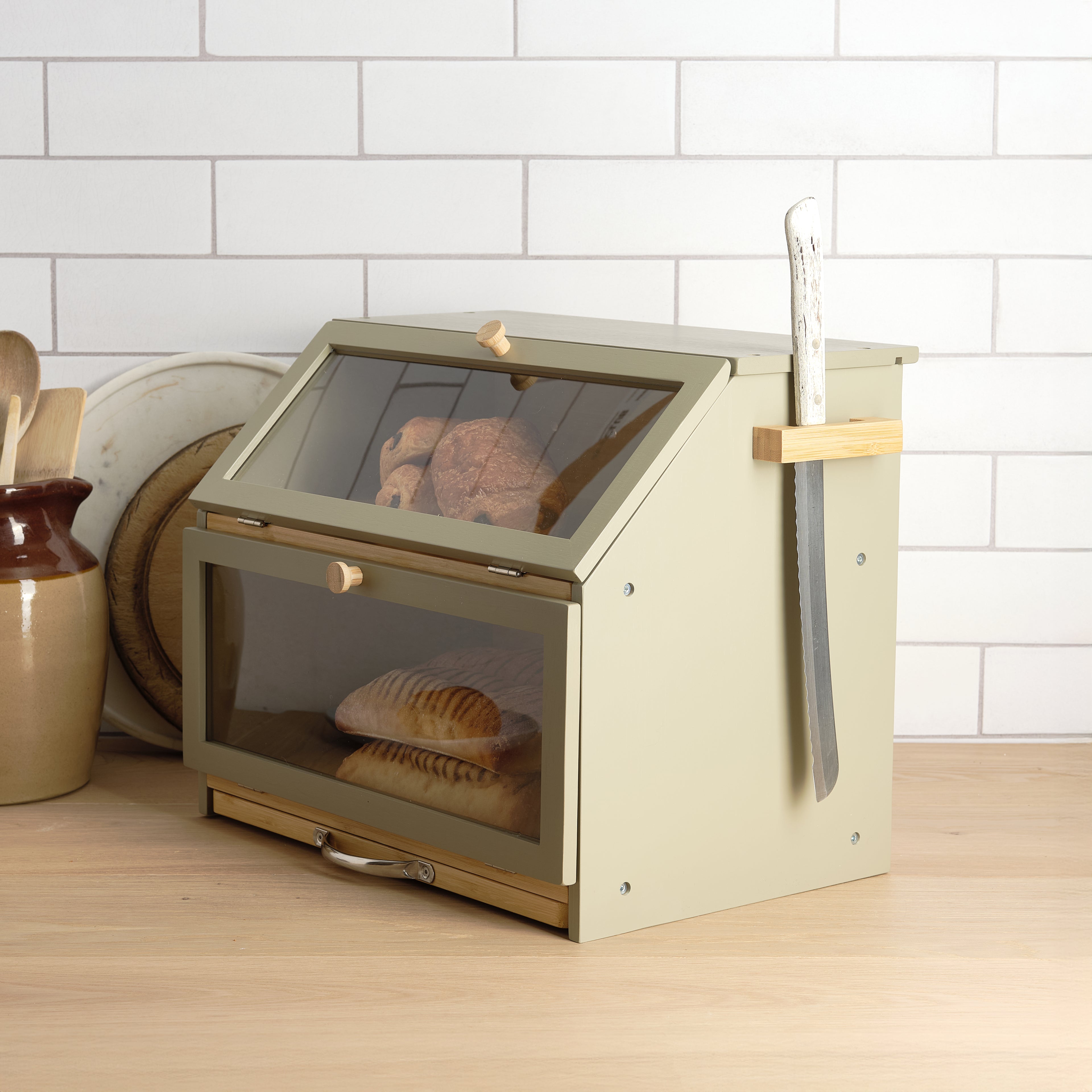 Bread Bin with chopping board